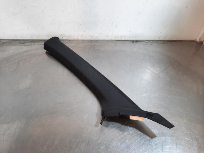 Protection montant A gauche Peugeot 5008