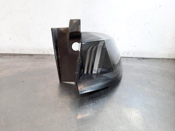 Bord feu arrière droit Peugeot 5008