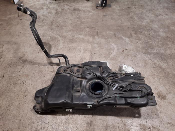 Réservoir de carburant Peugeot 5008