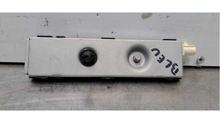 Antenne amplificateur Mercedes GLB-Klasse