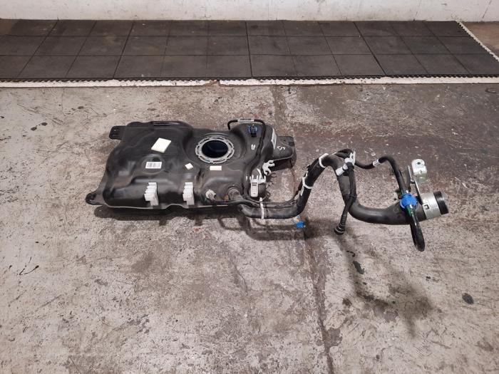 Réservoir de carburant Peugeot 408