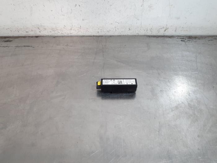 Antenne amplificateur Peugeot 408