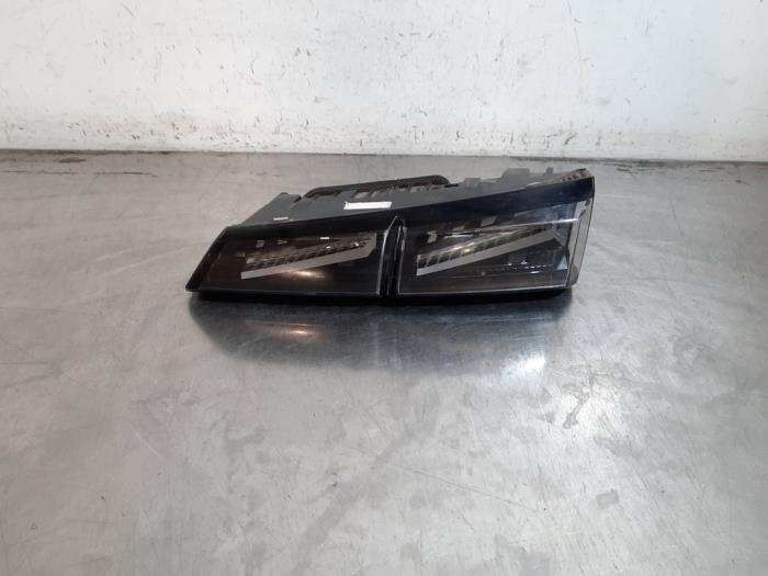 Feu arrière droit Peugeot 408