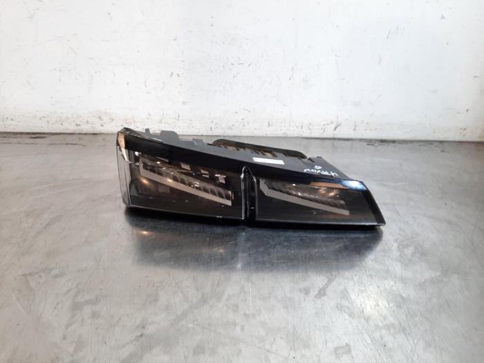 Feu arrière gauche Peugeot 408