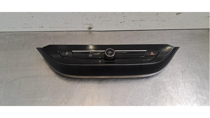 Panneau commande radio Opel Corsa