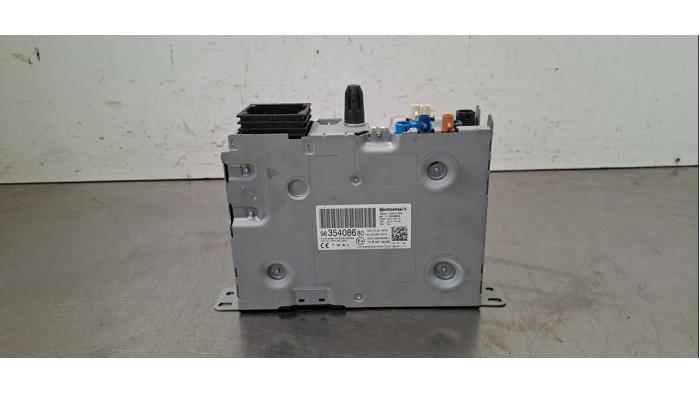 Module radio Peugeot 208