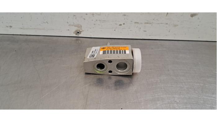 Valve d'expansion clim Ford Fiesta