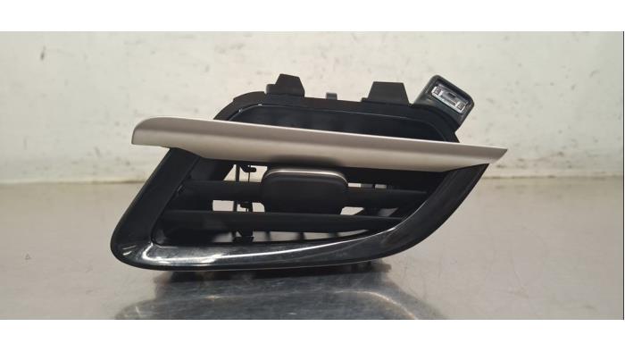 Grille aération tableau de bord Opel Corsa