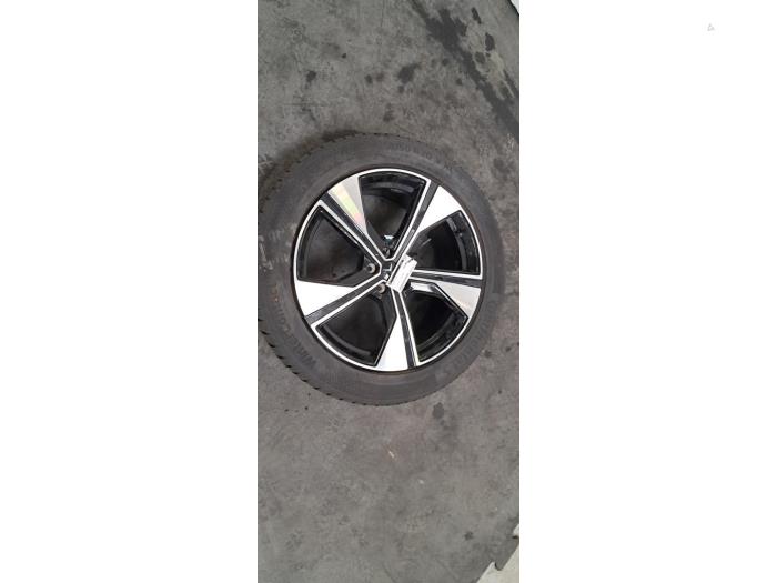 Jante + pneu d'hiver Polestar 4