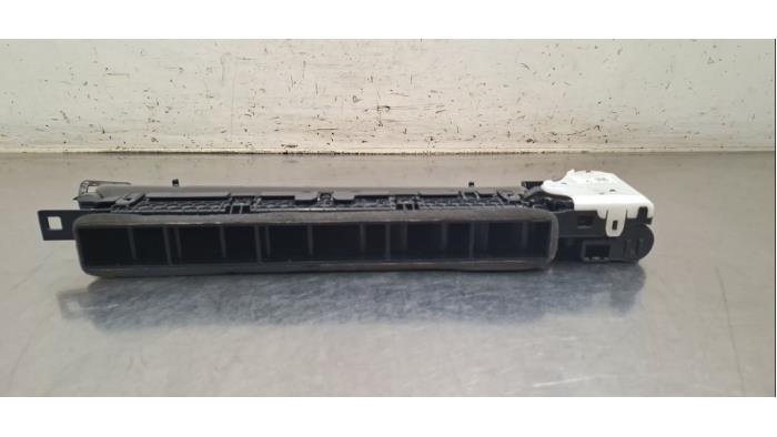 Grille aération tableau de bord