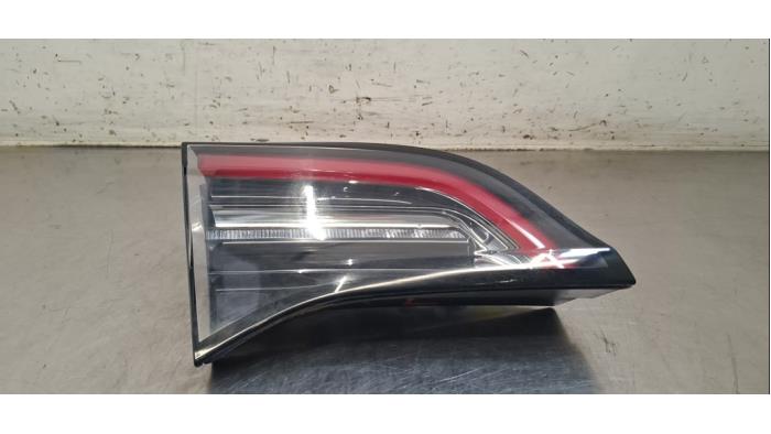 Feu arrière gauche Tesla Model 3