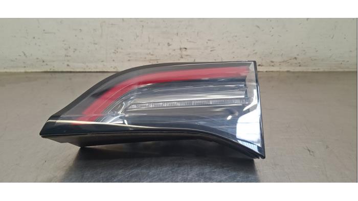 Feu arrière droit Tesla Model 3