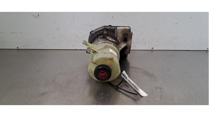 Pompe direction assistée Renault Trafic