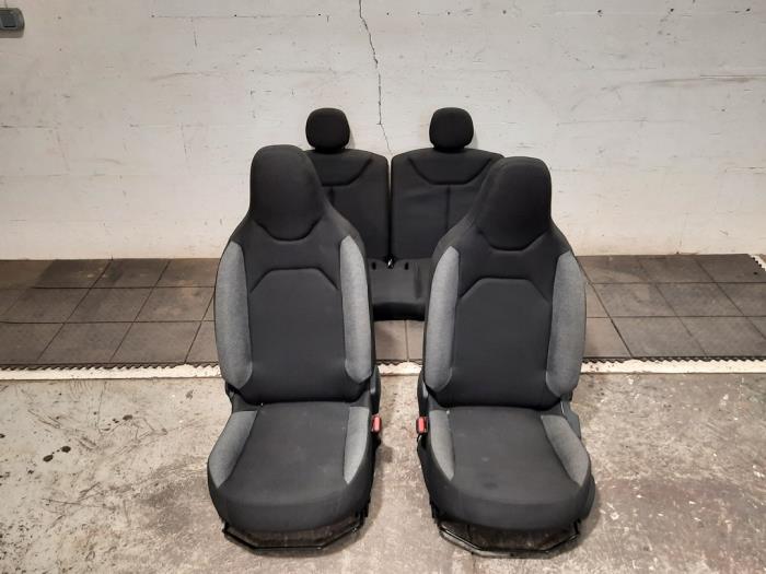 Kit revêtement (complet) Toyota Aygo X