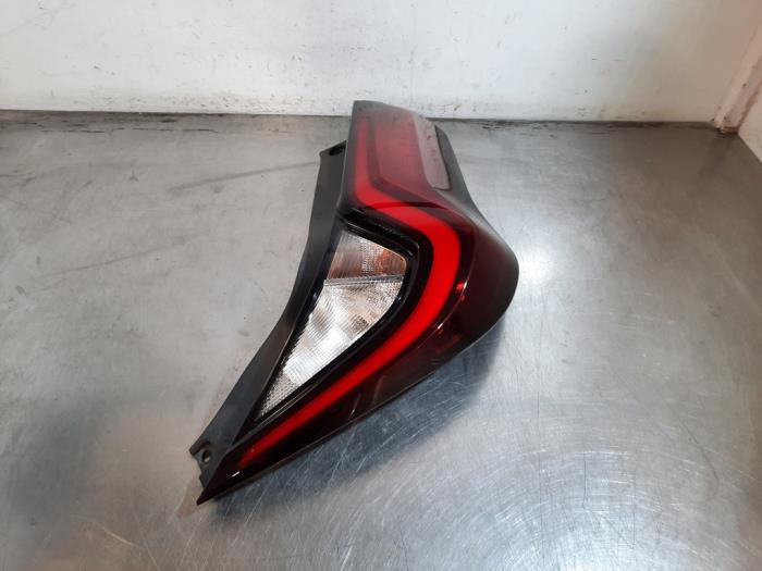 Feu arrière droit Toyota Aygo X