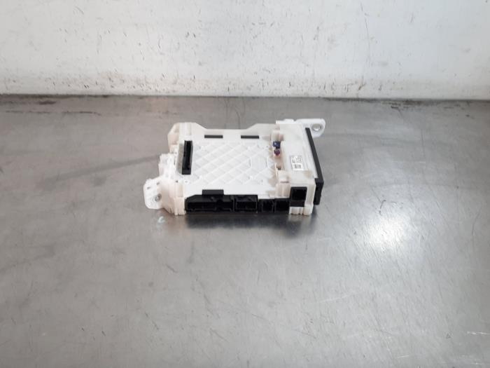 Boîte à fusibles Toyota Aygo X