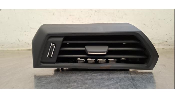 Grille aération tableau de bord Audi E-Tron