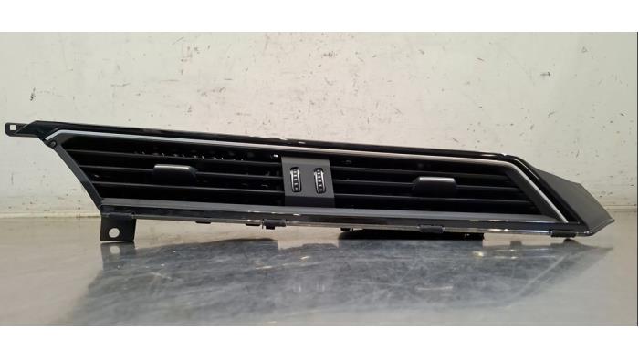 Grille aération tableau de bord Audi E-Tron