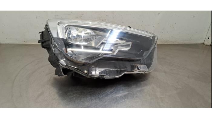 Phare droit Opel Combo