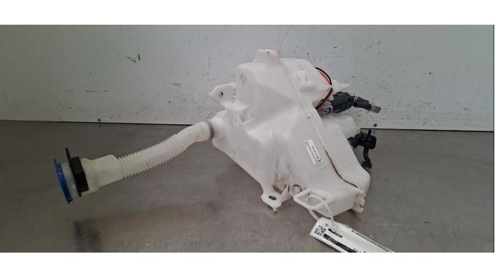 Réservoir lave-glace avant Mazda 3.