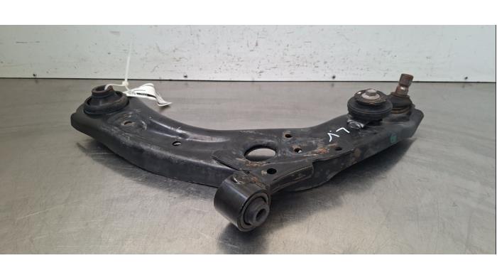 Bras de suspension avant gauche Mazda 3.
