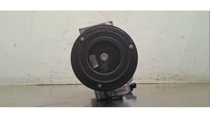 Gebruikte Pomp Airco Iveco New Daily VI 35C18,35S18,40C18,50C18,60C18,65C18,70C18 Prijs € 121,00 Inclusief btw aangeboden door Autohandel Didier