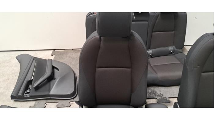 Kit revêtement (complet) Mazda 3.