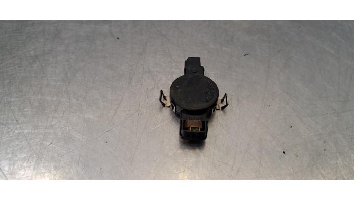 Gebruikte Regensensor Volkswagen Golf VIII (CD1) 1.4 GTE 16V Prijs € 48,40 Inclusief btw aangeboden door Autohandel Didier