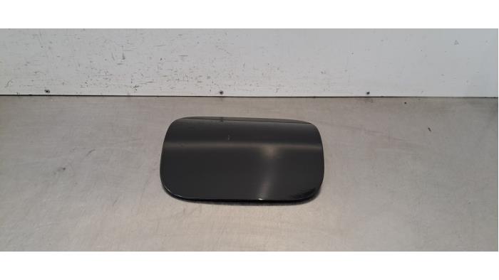 Clapet réservoir Mercedes EQB