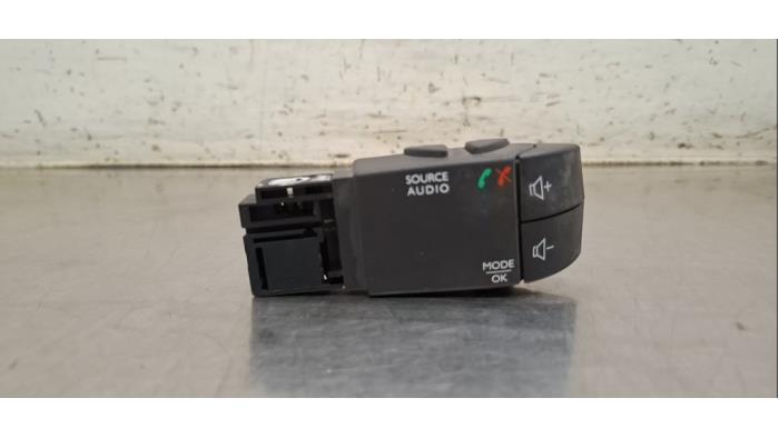 Commande radio volant Renault Captur