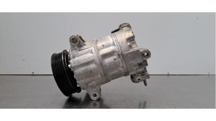 Pompe clim Ford Fiesta