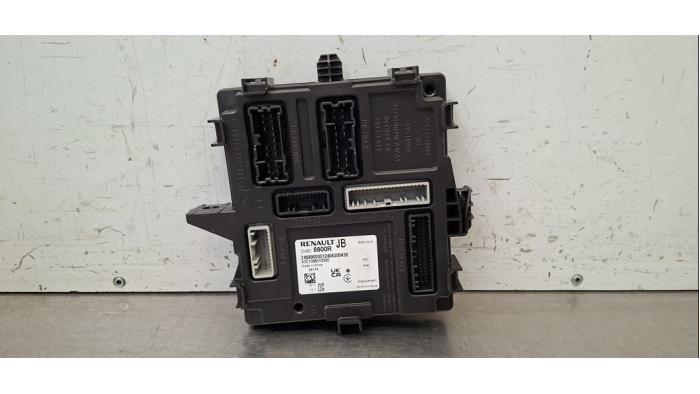 Gebruikte Bodycontrol Module Renault Trafic (1FL/2FL/3FL/4FL) 2.0 dCi 16V 130 Prijs € 60,50 Inclusief btw aangeboden door Autohandel Didier