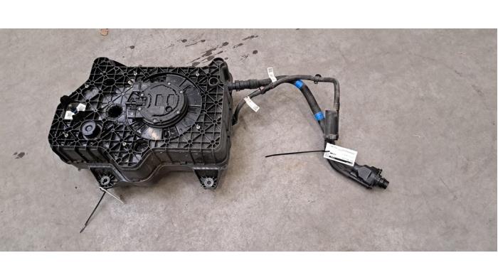 Gebruikte Ureumreservoir Renault Trafic (1FL/2FL/3FL/4FL) 2.0 dCi 16V 130 Prijs € 332,75 Inclusief btw aangeboden door Autohandel Didier