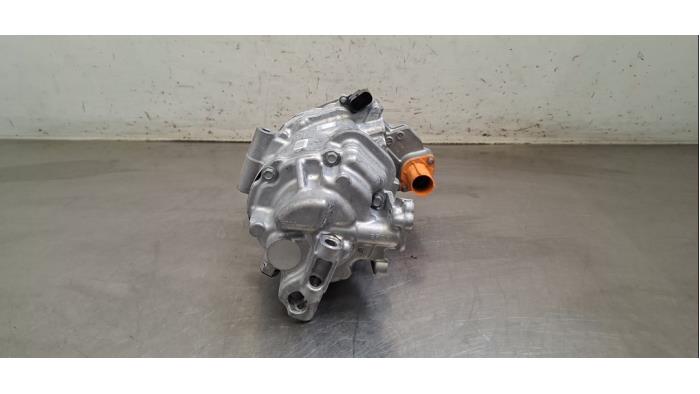 Pompe clim Mercedes EQB