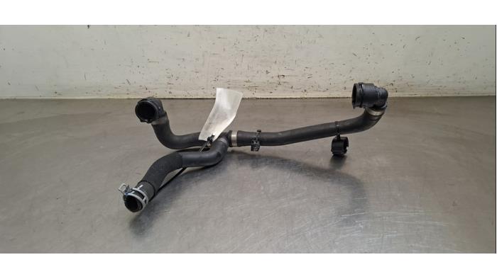 Tuyau radiateur Mercedes EQB