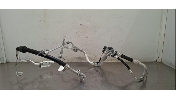 Tuyau clim Mercedes EQB