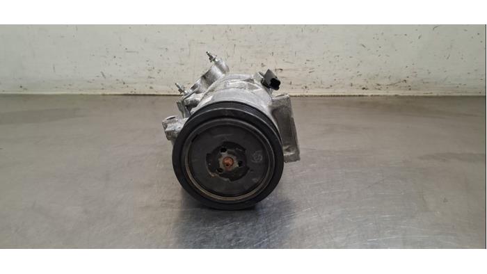 Pompe clim Peugeot 508