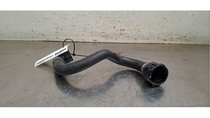 Tuyau radiateur Mercedes EQB