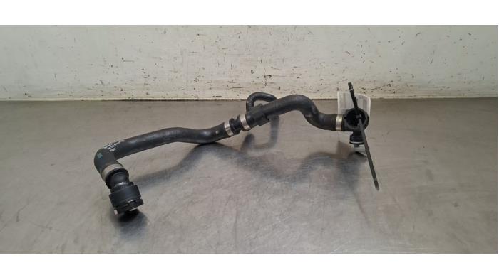 Tuyau radiateur Mercedes EQB