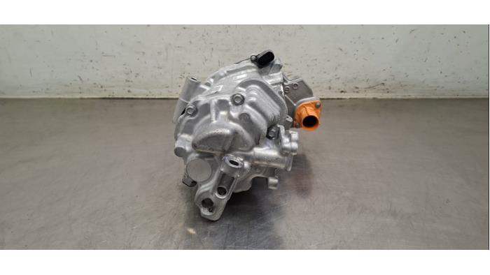 Pompe clim Mercedes EQB