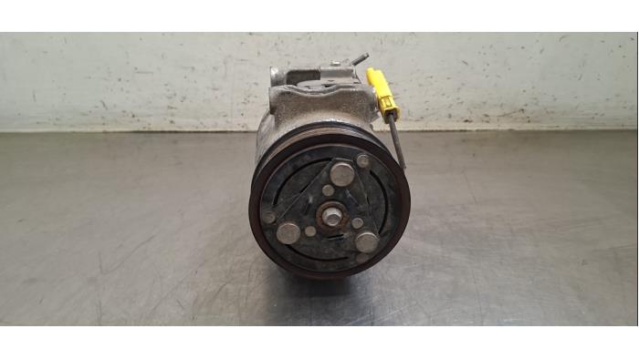 Pompe clim Peugeot 5008