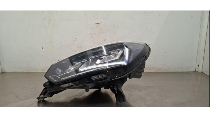 Phare gauche Peugeot 2008