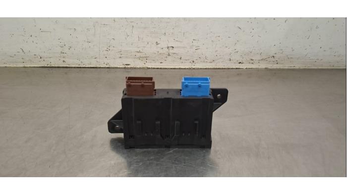 Module crochet de traction Peugeot 2008