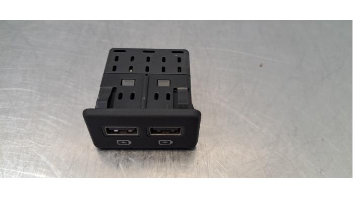 Connexion USB Peugeot 508