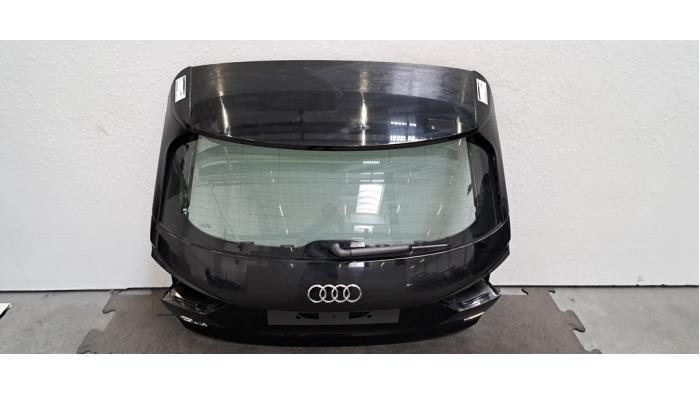 Užpakalinės durys Audi Q4