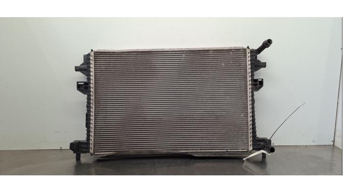 Gebruikte Radiateur Volkswagen Tiguan (AD1) 1.5 TSI 16V Evo BlueMotion Technology Prijs € 133,10 Inclusief btw aangeboden door Autohandel Didier