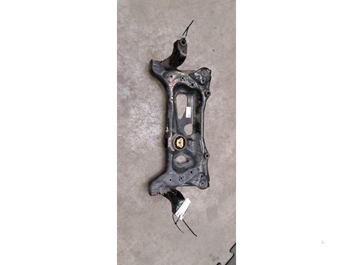 Gebruikte Subframe Volkswagen Tiguan (AD1) 1.5 TSI 16V Evo BlueMotion Technology Prijs € 199,65 Inclusief btw aangeboden door Autohandel Didier