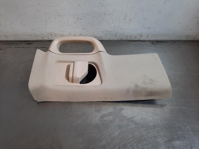 Montant centre droit Mercedes EQV