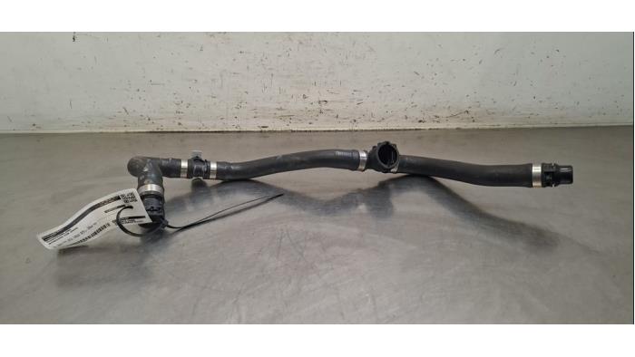 Tuyau radiateur Mercedes EQB