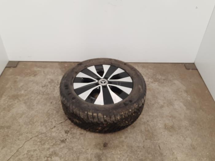 Jante + pneu d'hiver Mercedes EQV